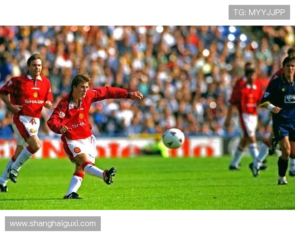 足球巨星感人告别瞬间跪地致敬球迷的动人时刻回顾